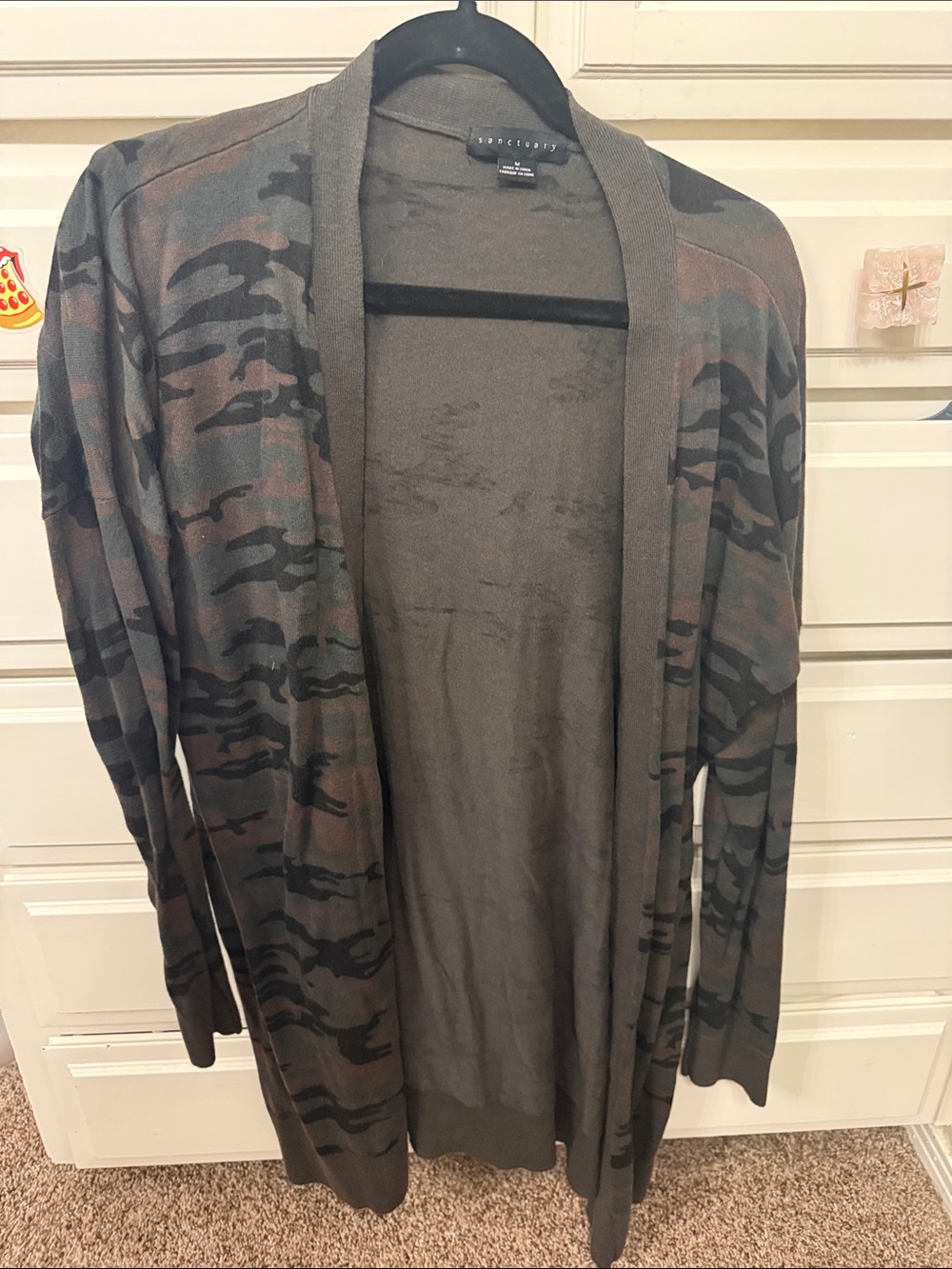 Sanctuary Olive & Black Camo Open-Front Cardigan. Medium
